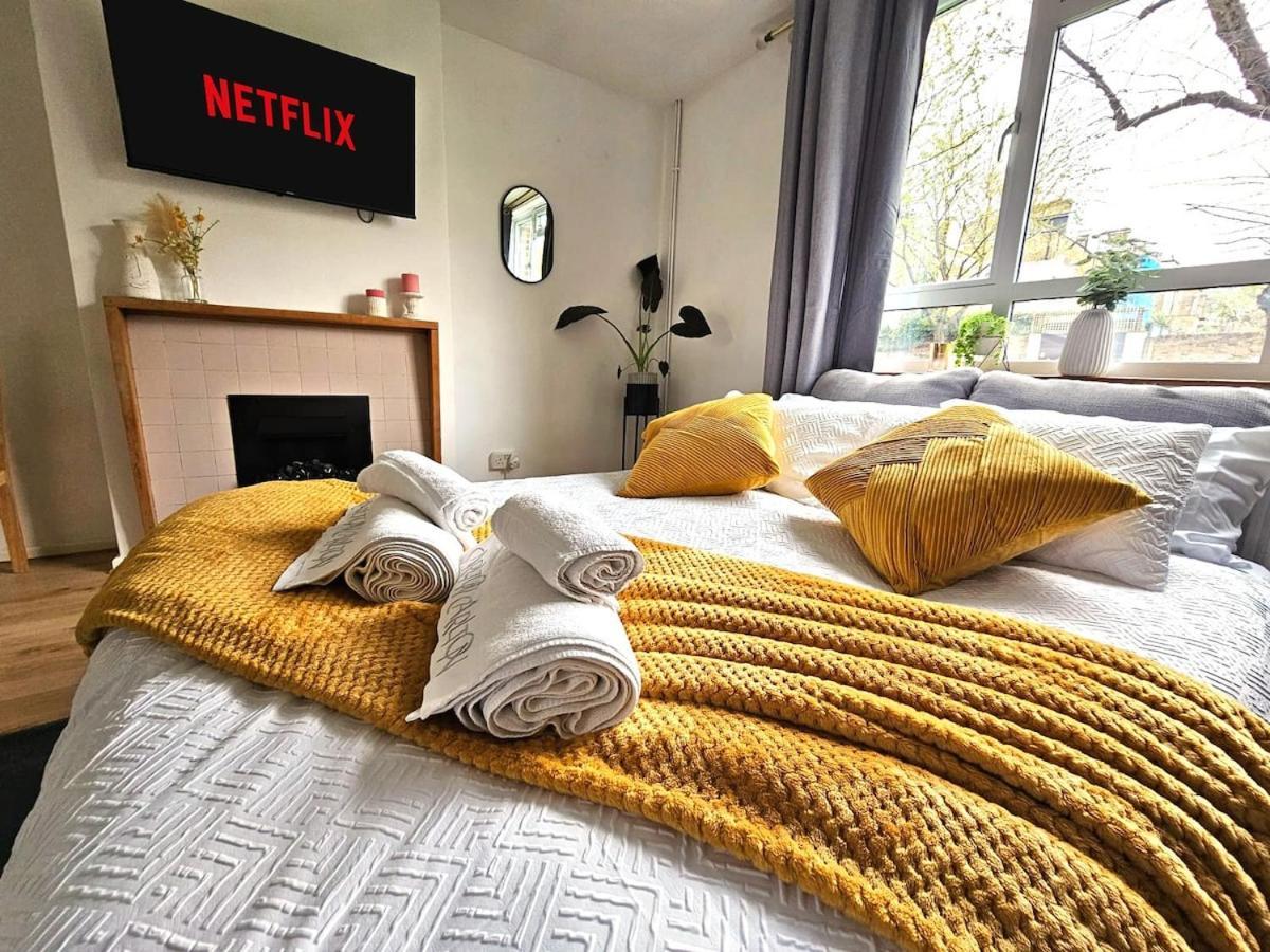 Golden Maisonette Next To Camden Town With Private Parking Apartment London